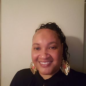 Meet your Posher, Lenora